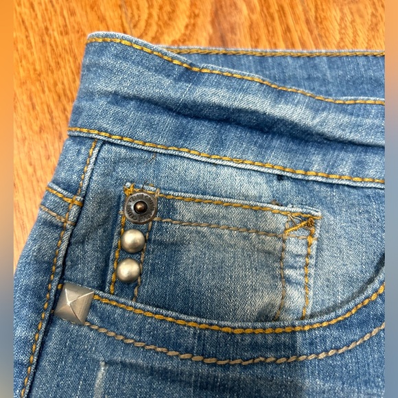 BLUE CRUSH STUY DENIM SHORTS IN SIZE 11 - Picture 6 of 7